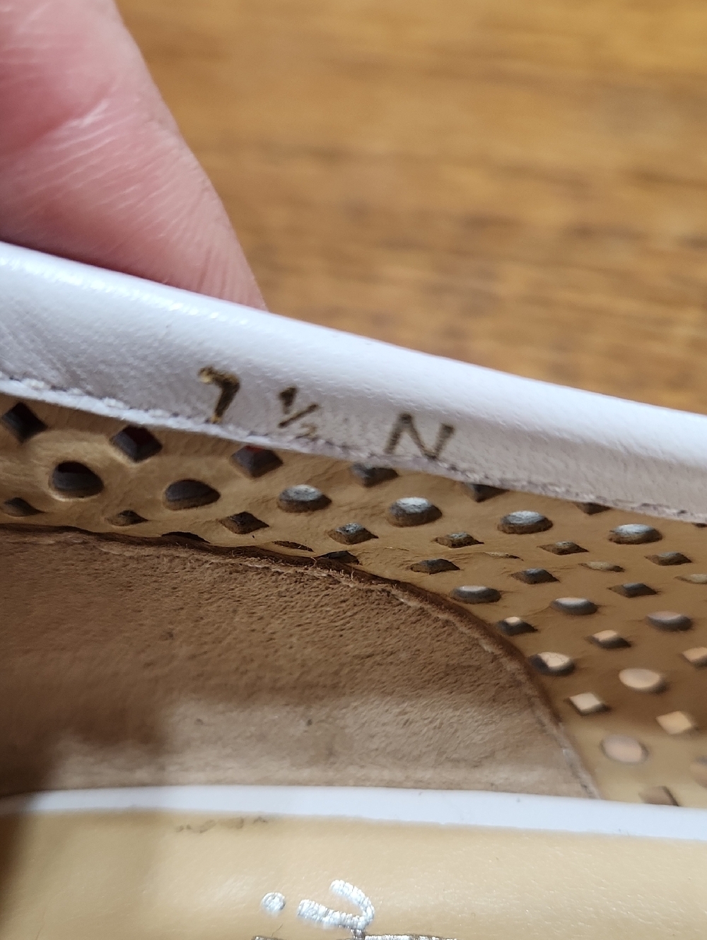 Amalfi By Rangoni White Flats Size 7.5N - Picture 4 of 6